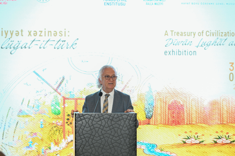 Azərbaycan Milli Xalça Muzeyində “Bir mədəniyyət xəzinəsi: Divanü lüğat-it-türk” sərgisi açılıb (FOTO)