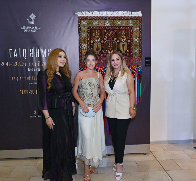 Alyona Əliyeva Azərbaycan Milli Xalça Muzeyində “Zamanın naxışları” moda nümayişində iştirak edib (FOTO)