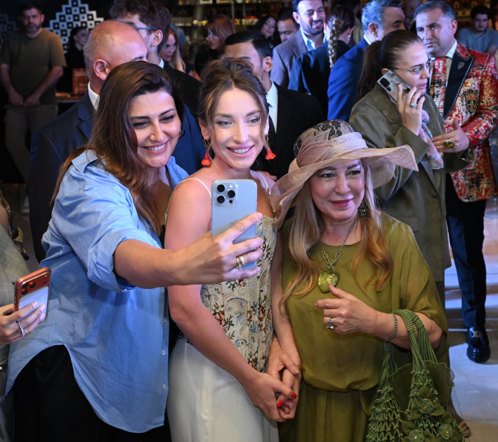 Alyona Əliyeva Azərbaycan Milli Xalça Muzeyində “Zamanın naxışları” moda nümayişində iştirak edib (FOTO)
