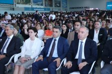 AzMİU-da “Məzun Günü” təntənəsi: gələcəyin memar və mühəndisləri yeni həyata addım atdılar (FOTO)