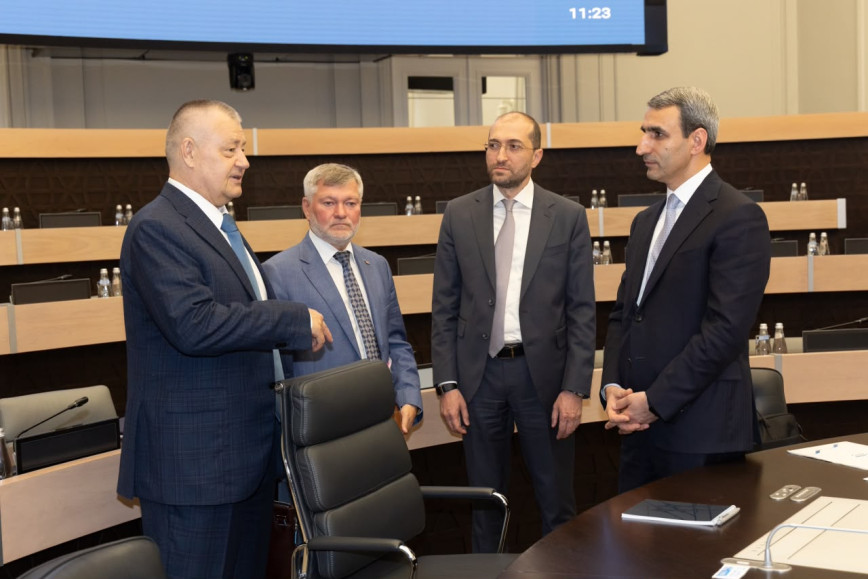 ADY rəhbərliyi Rusiya və İranla dəmir yolu sahəsində əməkdaşlığın inkişafını müzakirə edib (FOTO)