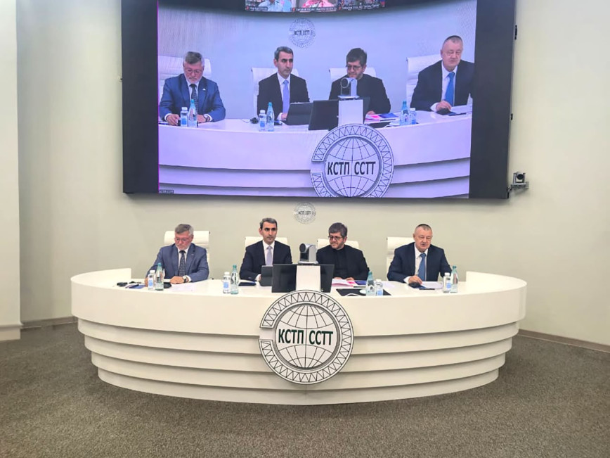 ADY rəhbərliyi Rusiya və İranla dəmir yolu sahəsində əməkdaşlığın inkişafını müzakirə edib (FOTO)