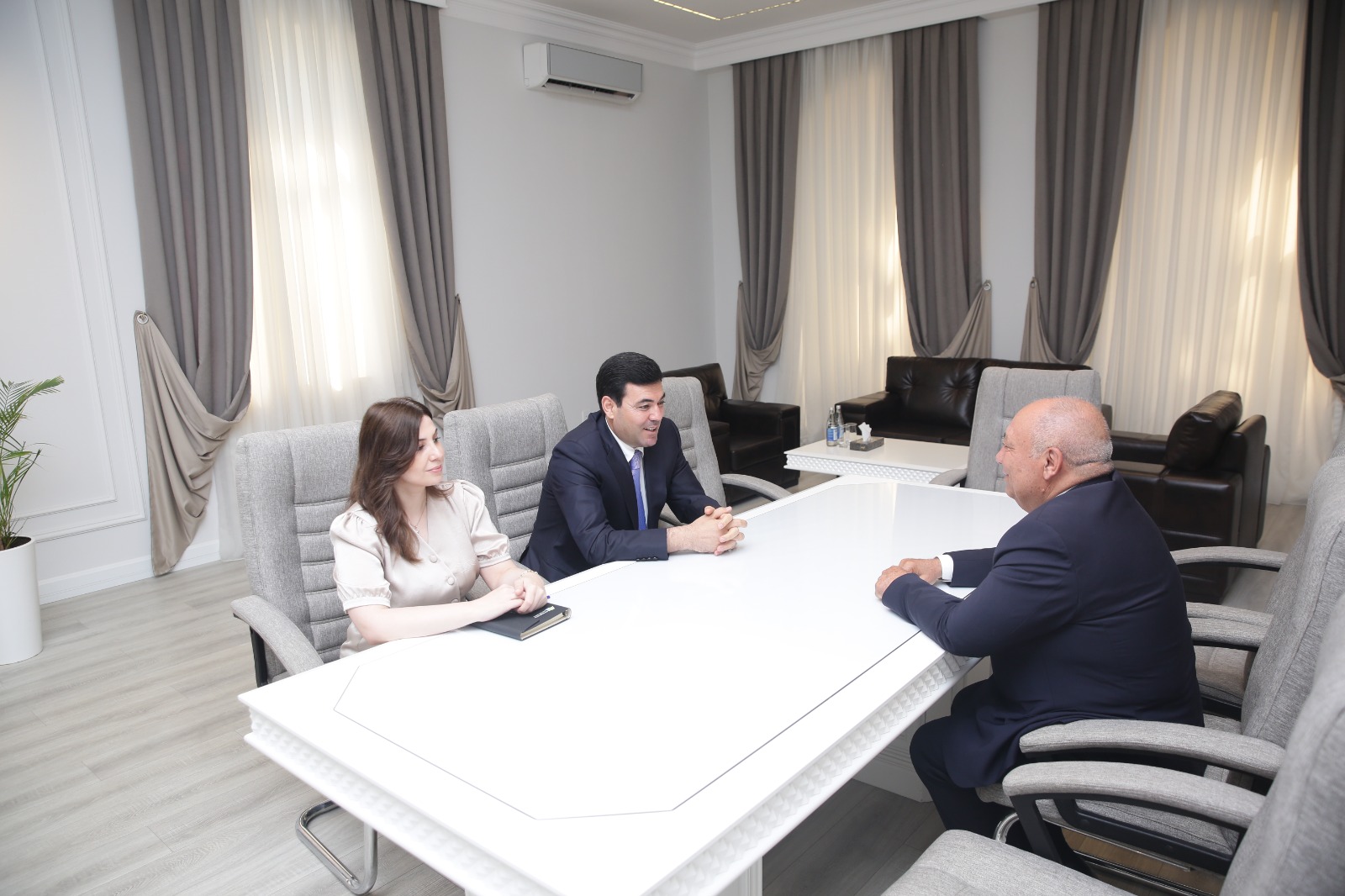 Xaçmaz rayonunda Əməkdar həkim Səyyaf Tağıyev 70 illiyi münasibətilə təltif olunub (FOTO)