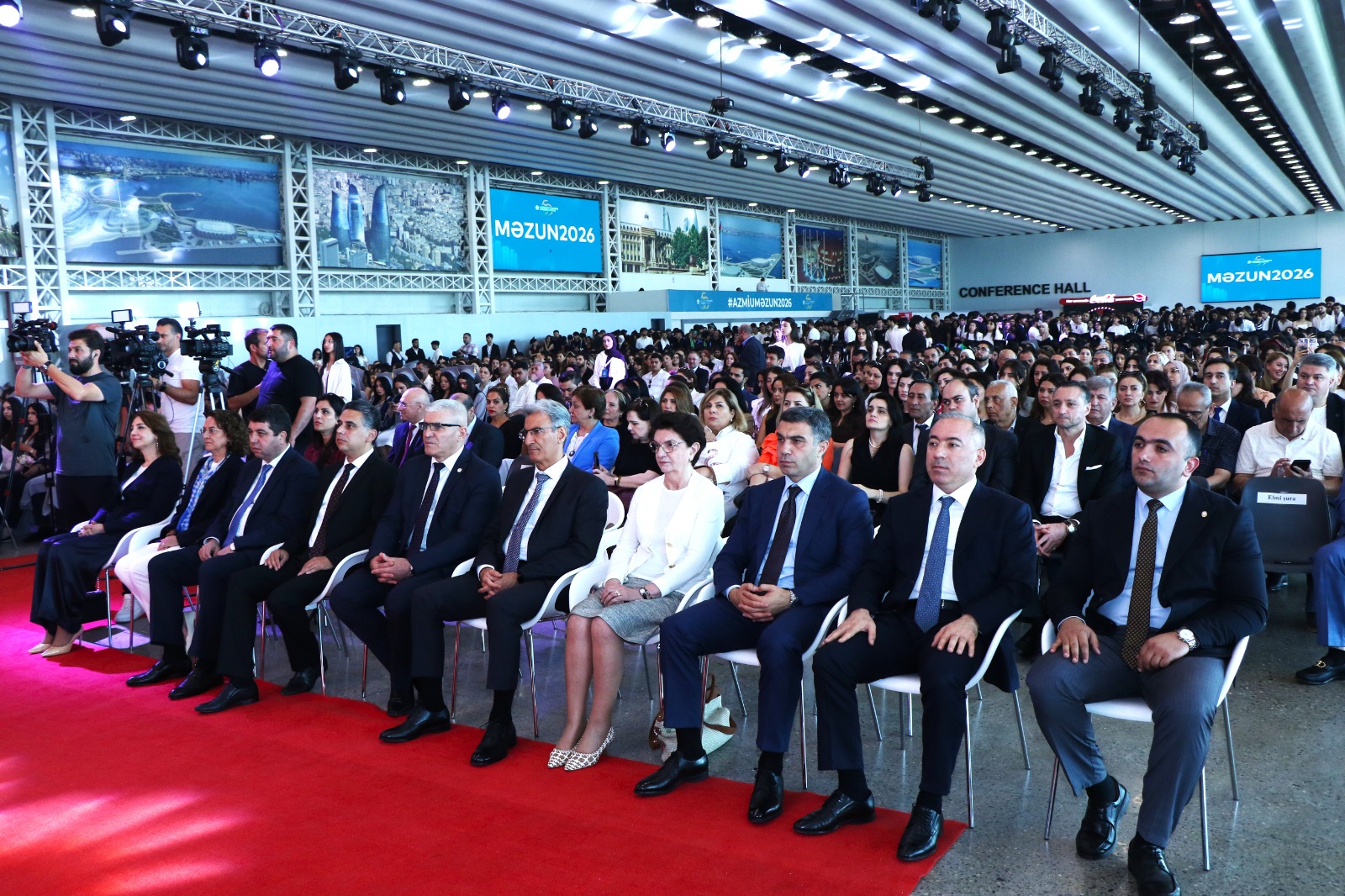 AzMİU-da “Məzun Günü” təntənəsi: gələcəyin memar və mühəndisləri yeni həyata addım atdılar (FOTO)