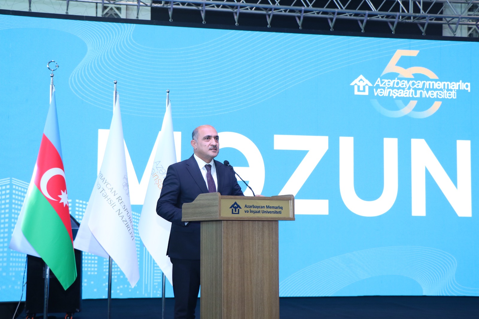 AzMİU-da “Məzun Günü” təntənəsi: gələcəyin memar və mühəndisləri yeni həyata addım atdılar (FOTO)