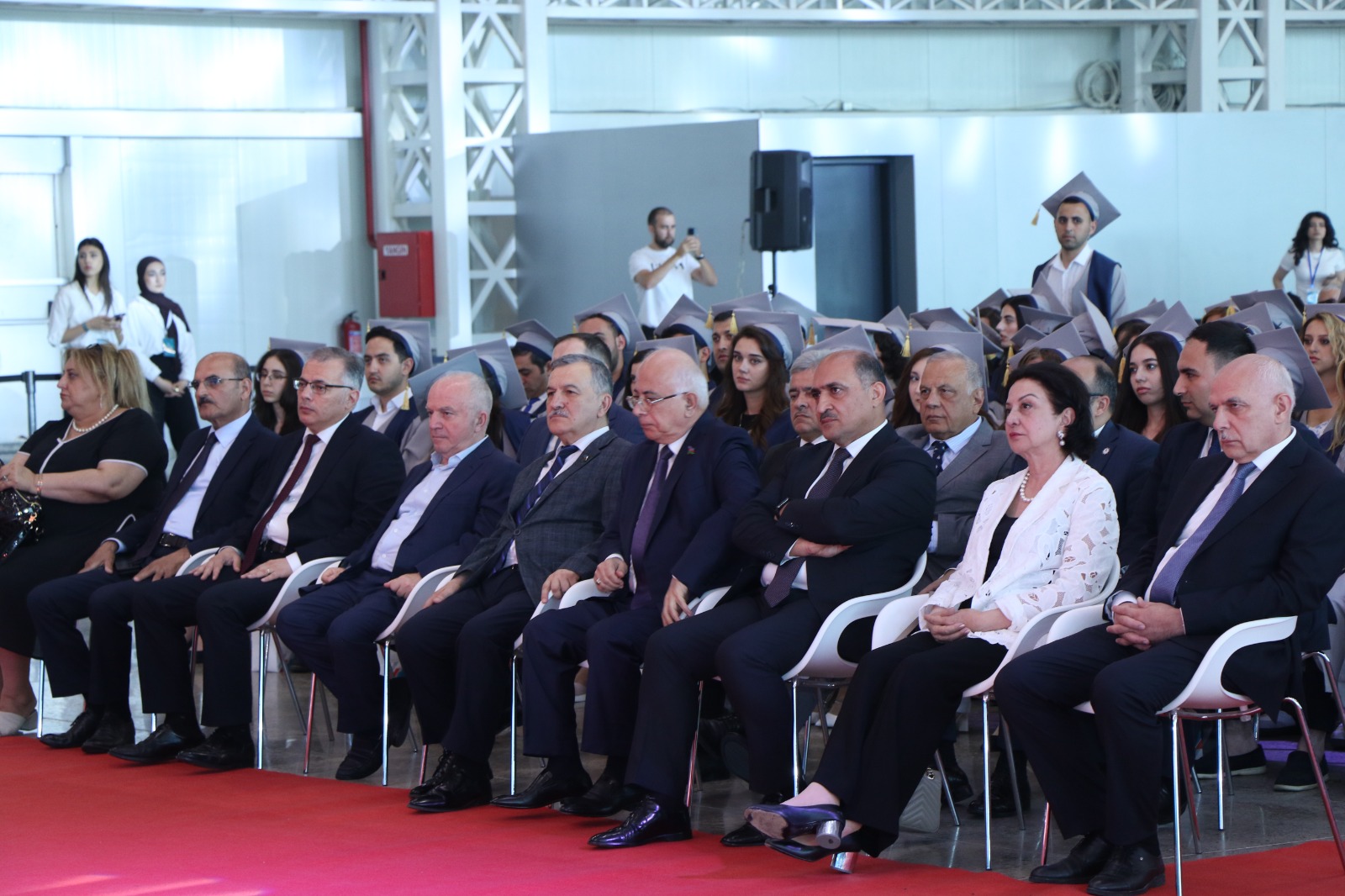 AzMİU-da “Məzun Günü” təntənəsi: gələcəyin memar və mühəndisləri yeni həyata addım atdılar (FOTO)