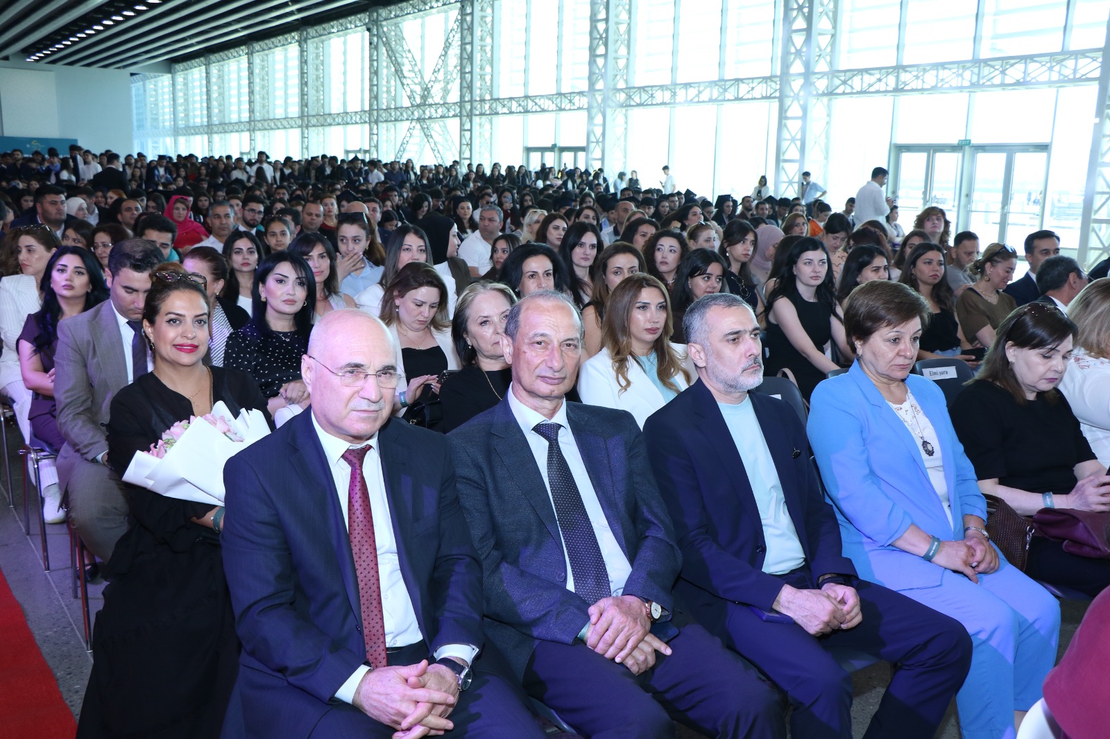 AzMİU-da “Məzun Günü” təntənəsi: gələcəyin memar və mühəndisləri yeni həyata addım atdılar (FOTO)