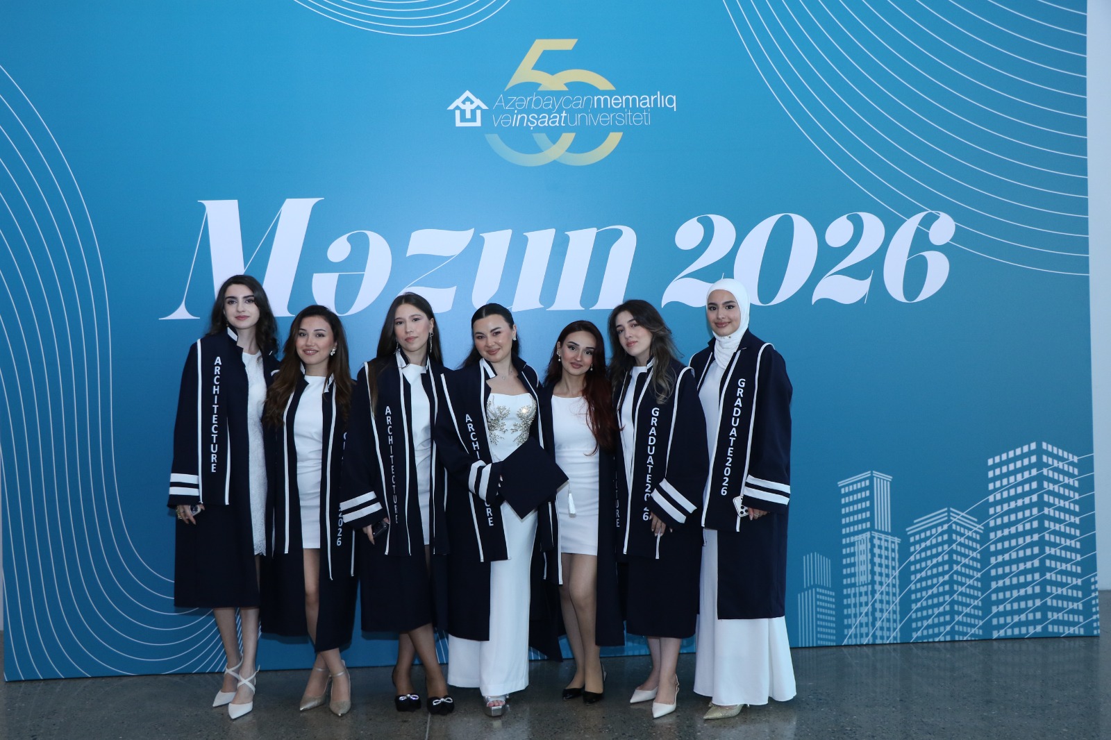 AzMİU-da “Məzun Günü” təntənəsi: gələcəyin memar və mühəndisləri yeni həyata addım atdılar (FOTO)