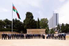 “AzerGold” QSC-nin fəaliyyətə başlamasının 10 illiyi münasibətilə Fəxri xiyaban və Şəhidlər xiyabanı ziyarət olunub (FOTO)