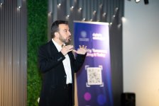 Yeni nəsil dövlət idarəçiləri qabaqcıl süni intellekt həllərini öyrənirlər (FOTO)