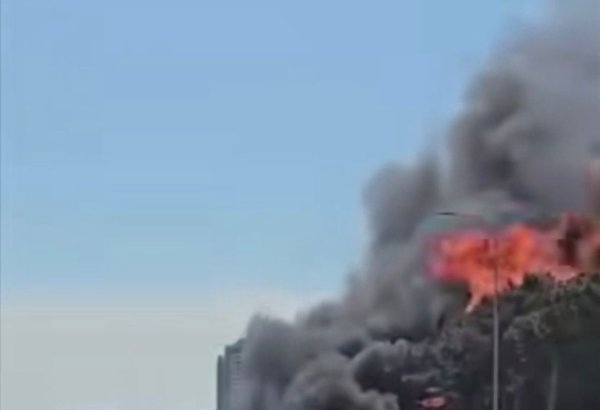 Bakıda avtobus yanıb (VİDEO)