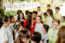 Leyla Əliyeva Qəbələdə fərdi sərginin açılışında və ağacəkmə aksiyasında iştirak edib (FOTO)