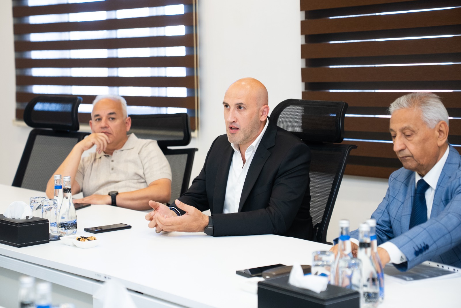 İRİA ilə İctimai Şura üzvləri arasında görüş keçirilib (FOTO)