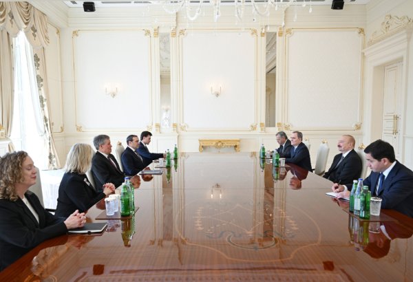 Prezident İlham Əliyev ABŞ Senatının Xarici Əlaqələr Komitəsinin üzvünü qəbul edib (FOTO/VİDEO)