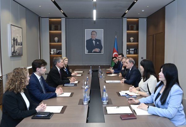 Ceyhun Bayramov ABŞ senatoru ilə görüşüb (FOTO)