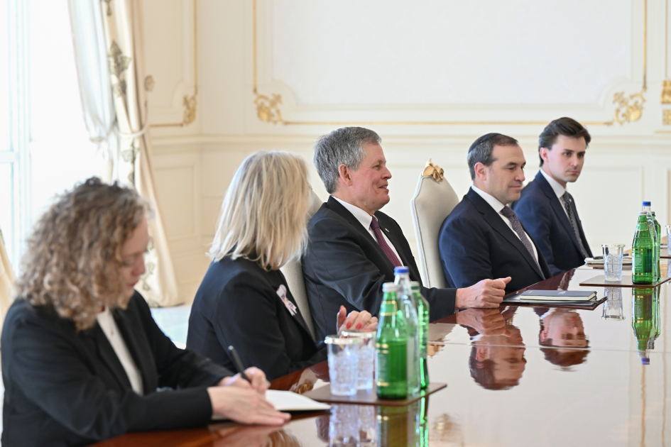 Prezident İlham Əliyev ABŞ Senatının Xarici Əlaqələr Komitəsinin üzvünü qəbul edib (FOTO/VİDEO)