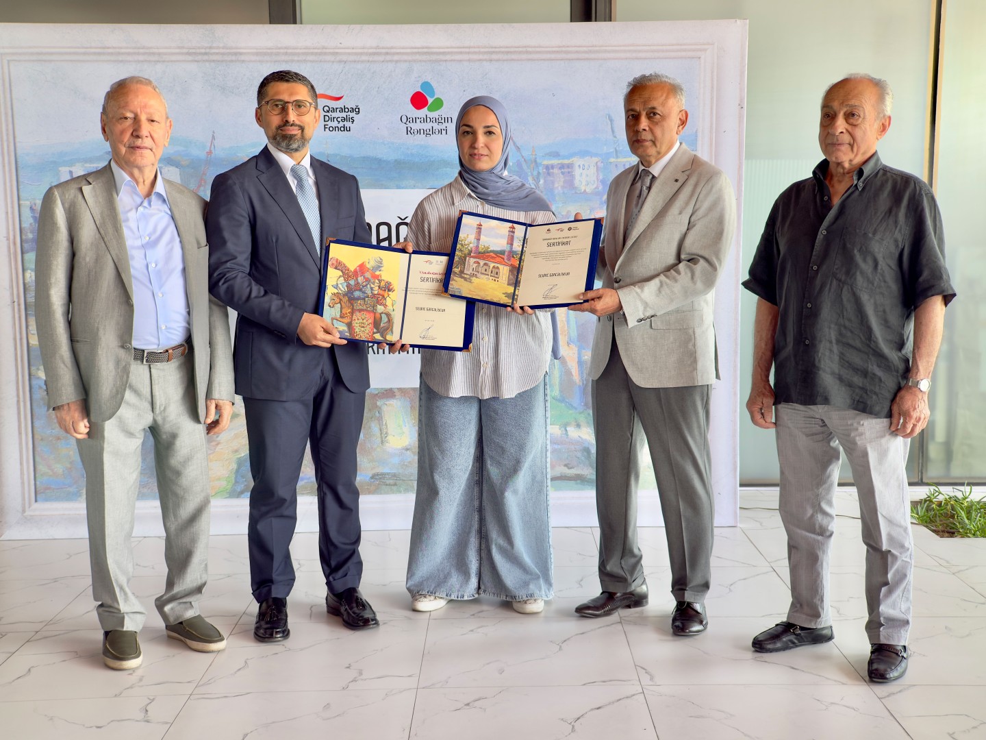 QDF “Qarabağın Rəngləri” (2026) layihəsində iştirak edən gənc rəssamları mükafatlandırdı