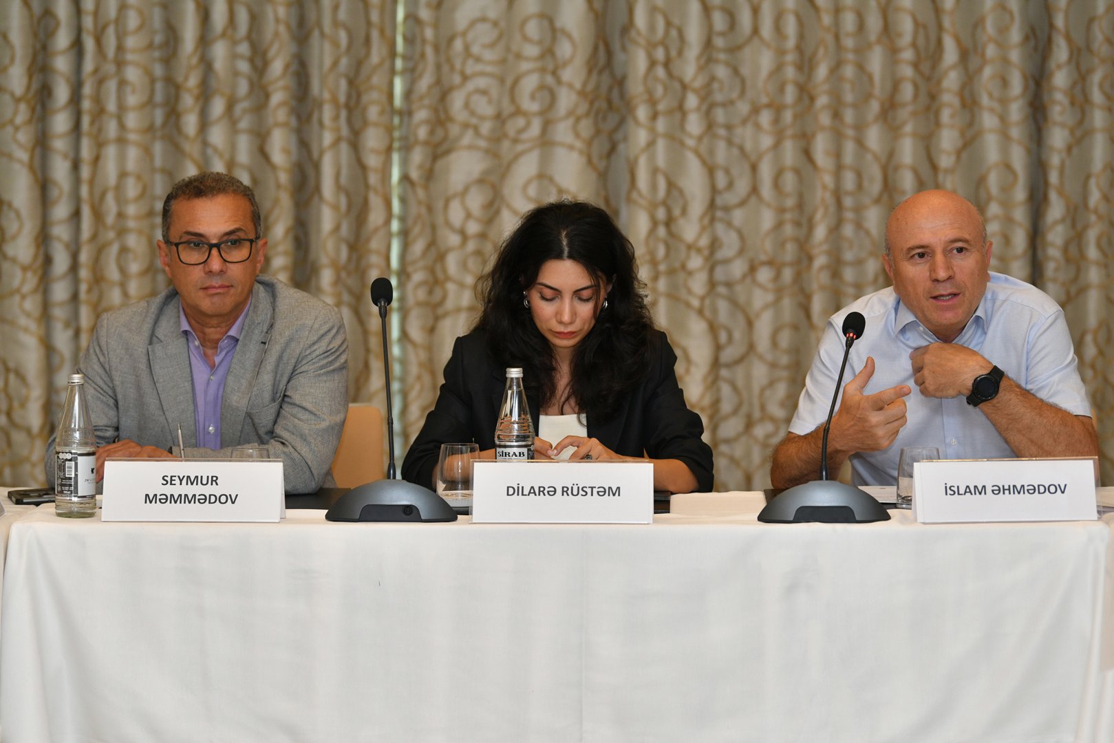 Rəqəmsal islahatlara həsr olunmuş ictimai dinləmə keçirilib (FOTO)