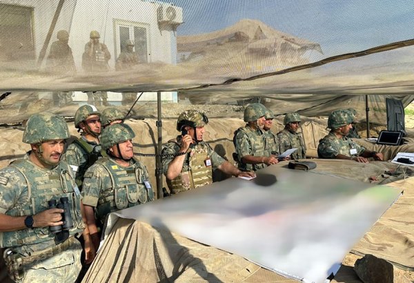 Azərbaycan Ordusunun Quru Qoşunları genişmiqyaslı təlimə başlayıb (FOTO)
