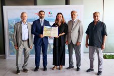 QDF “Qarabağın Rəngləri” (2026) layihəsində iştirak edən gənc rəssamları mükafatlandırdı