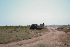 Azərbaycanda çəyirtkələrə qarşı mübarizə davam edir (FOTO)