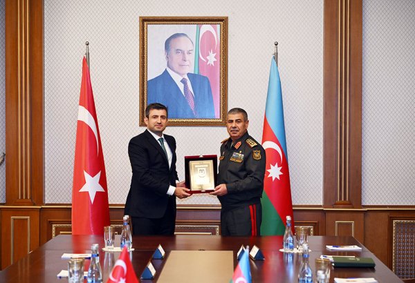 Zakir Həsənov Selçuk Bayraktarla görüşüb (FOTO)