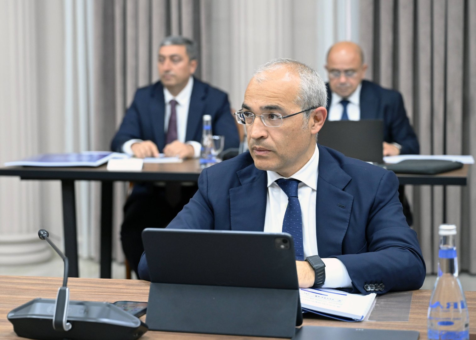 Əli Əsədovun rəhbərliyi ilə İqtisadi Şuranın iclası keçirilib (FOTO)