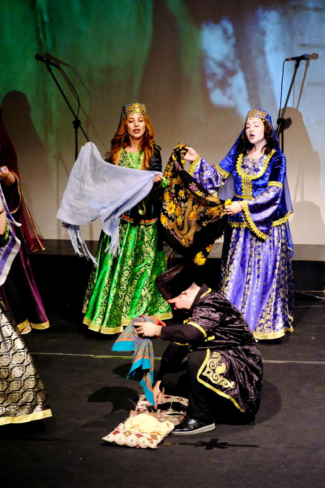 Bursa Azərbaycan musiqisinin sehrinə bürünüb (FOTO)