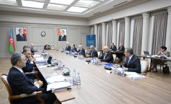 Əli Əsədovun rəhbərliyi ilə İqtisadi Şuranın iclası keçirilib (FOTO)