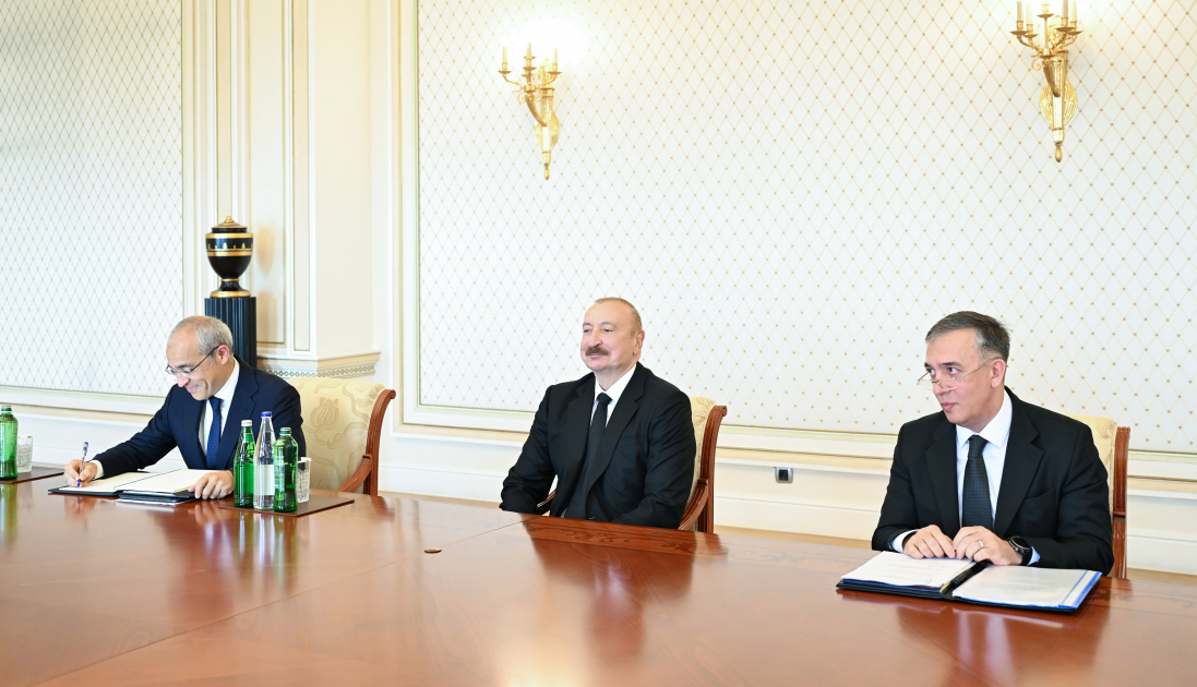 Prezident İlham Əliyev bir sıra beynəlxalq qurumların rəhbər şəxslərini qəbul edib (FOTO)