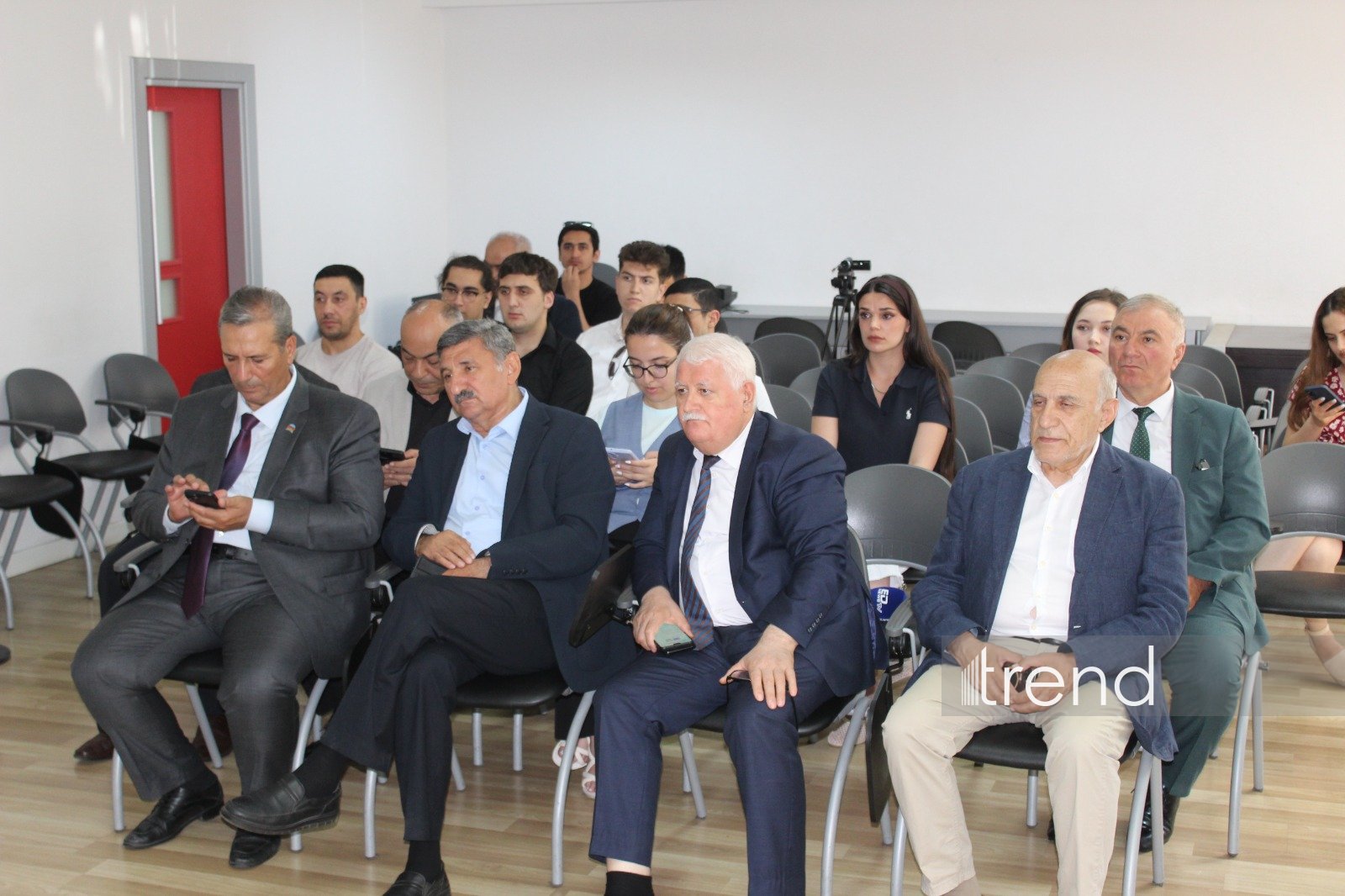 “Zərərli xarici təsirlərə və saxta xəbərlərə qarşı sayıqlığın artırılmasına dəstək” layihəsi çərçivəsində növbəti tədbir keçirib (FOTO/VİDEO)
