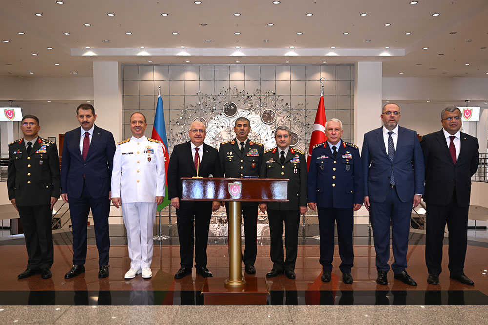 Zakir Həsənov Türkiyəyə getdi