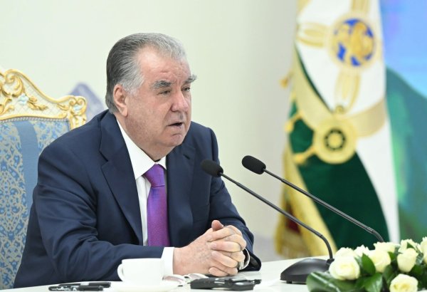 Emoməli Rəhmon Mərkəzi Asiyada iri neft-emalı zavodunun tikintisini təklif edib