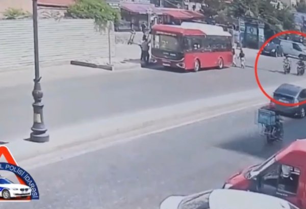 Bakıda iki motosiklet toqquşub: 22 yaşlı sürücü həlak olub (VİDEO)