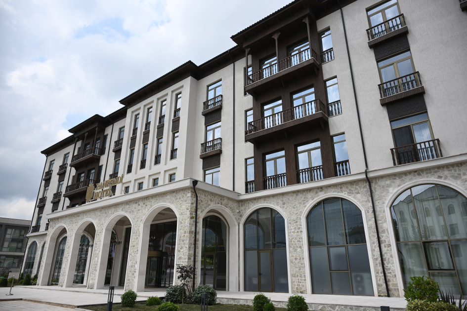 Prezident İlham Əliyev “Xankəndi” hotelinin açılışında iştirak edib (FOTO)