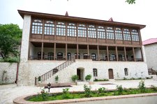 Prezident İlham Əliyev Şuşada “Yasəmən” hotelinin yeni korpusları ilə tanış olub (FOTO)