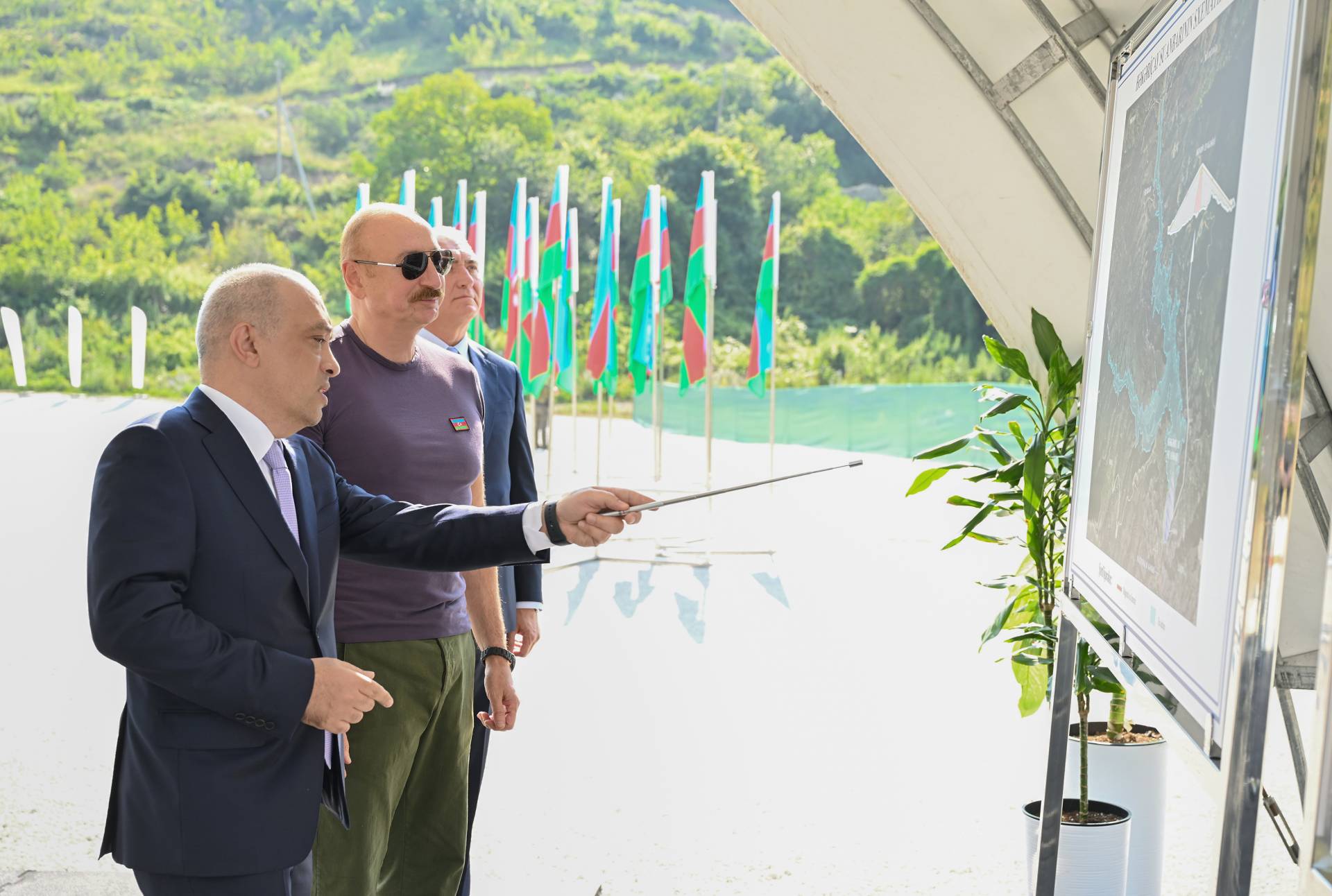 Prezident İlham Əliyev Laçında “Həkəriçay” su anbarının təməlini qoyub (FOTO)