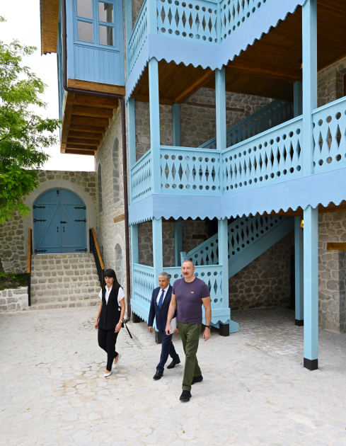 Prezident İlham Əliyev Şuşada “Sadıqcanın evi”nin bərpadan sonra açılışında iştirak edib (FOTO)