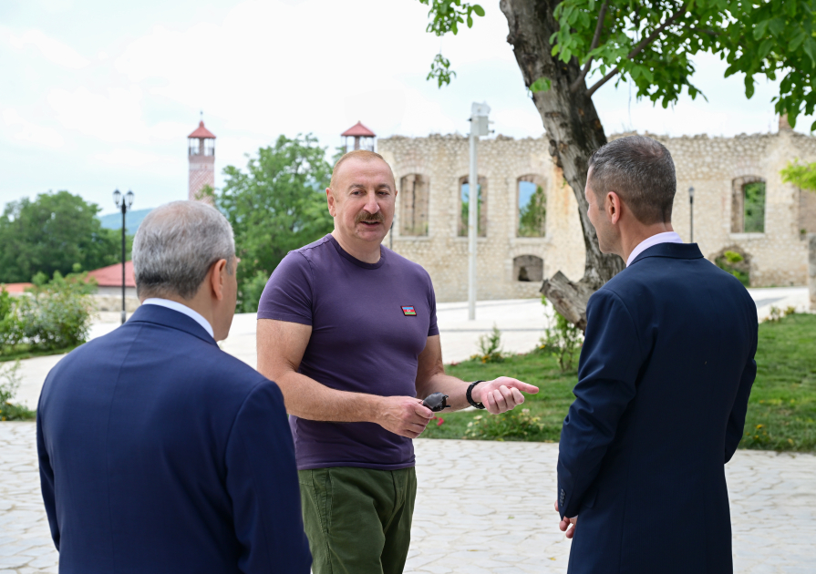 Prezident İlham Əliyev Şuşada “Sadıqcanın evi”nin bərpadan sonra açılışında iştirak edib (FOTO)