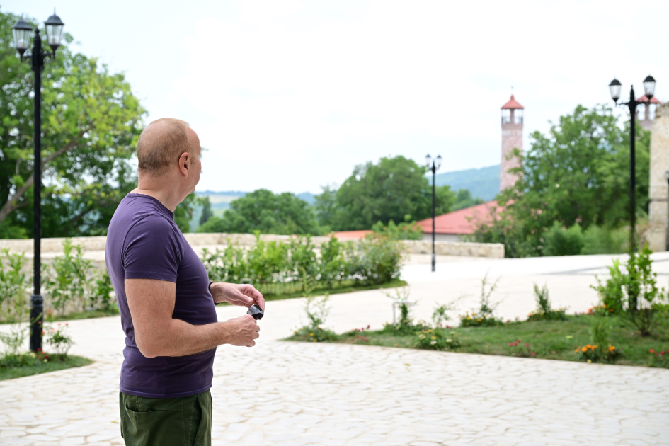 Prezident İlham Əliyev Şuşada “Sadıqcanın evi”nin bərpadan sonra açılışında iştirak edib (FOTO)