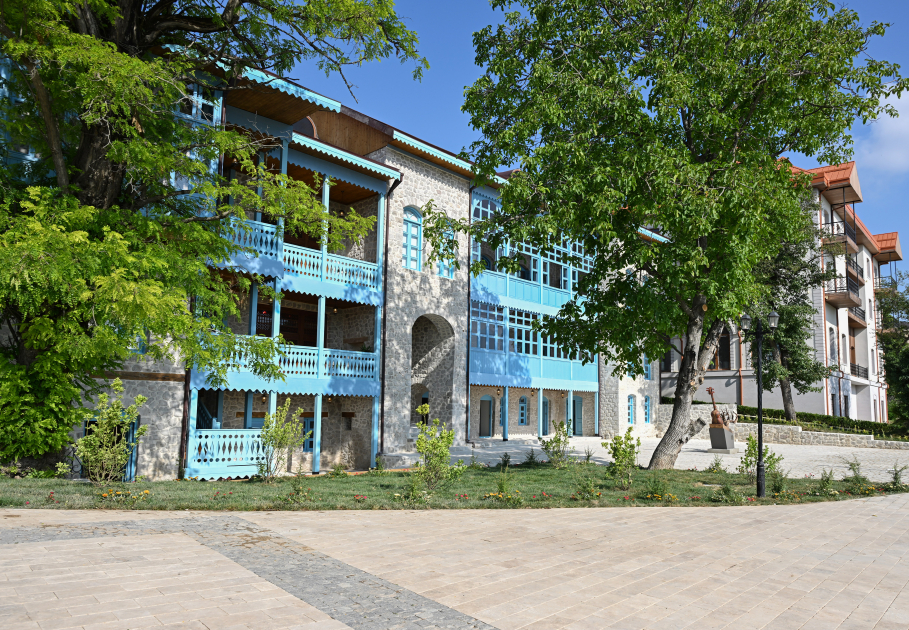 Prezident İlham Əliyev Şuşada “Sadıqcanın evi”nin bərpadan sonra açılışında iştirak edib (FOTO)