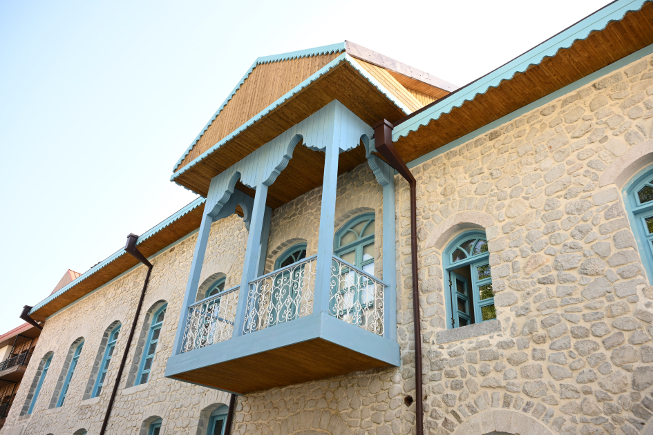 Prezident İlham Əliyev Şuşada “Sadıqcanın evi”nin bərpadan sonra açılışında iştirak edib (FOTO)