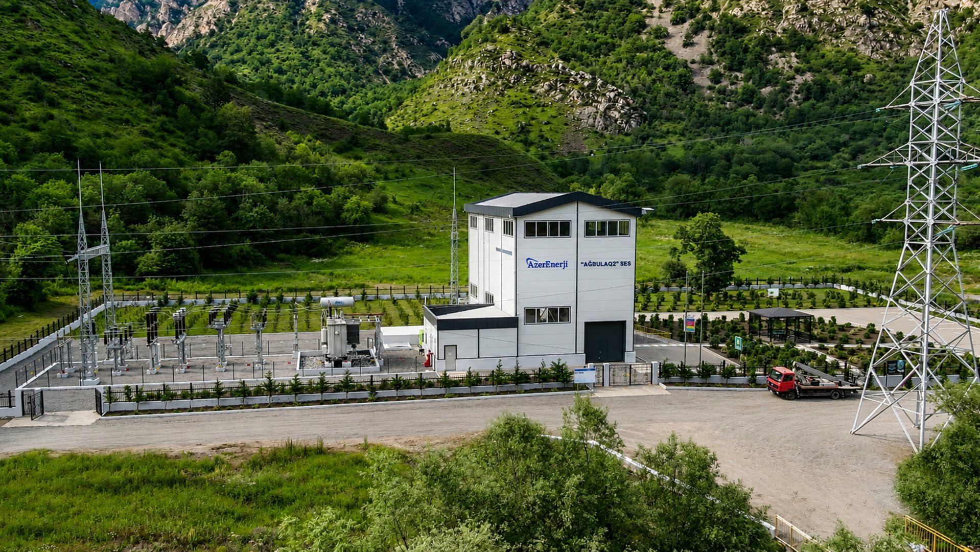 Prezident İlham Əliyev Laçında Hoçaz çayının üzərindəki su elektrik stansiyalarının açılışında iştirak edib (FOTO)