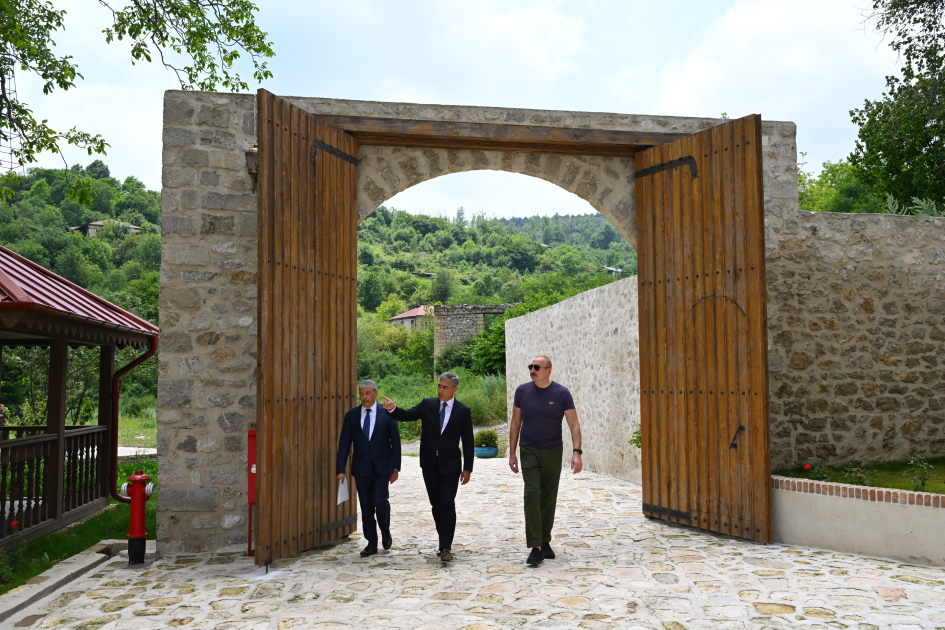 Prezident İlham Əliyev Şuşada “Yasəmən” hotelinin yeni korpusları ilə tanış olub (FOTO)