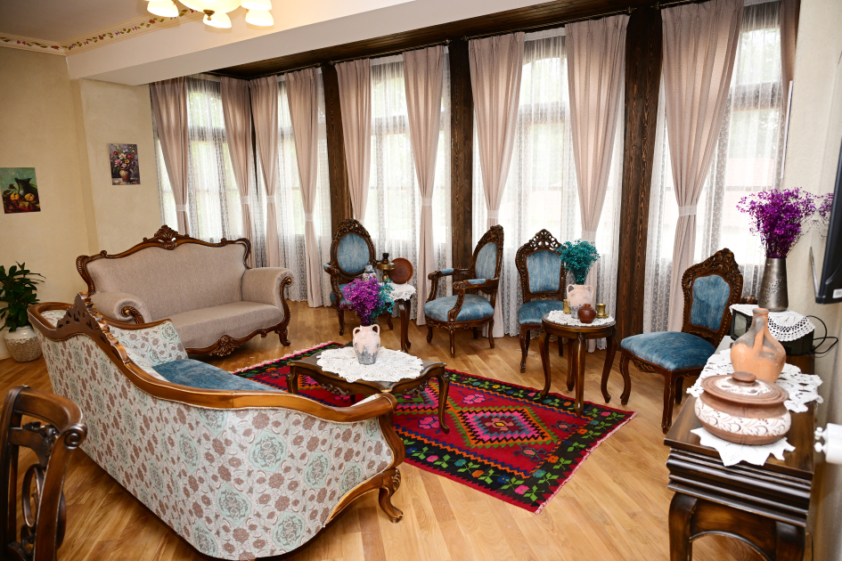 Prezident İlham Əliyev Şuşada “Yasəmən” hotelinin yeni korpusları ilə tanış olub (FOTO)