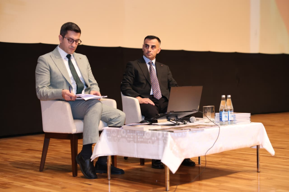 Yazıçı-publisist Aydın Tağıyevin kitabının təqdimatı olub (FOTO)