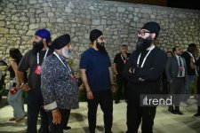 Şuşa Qlobal Media Forumunun iştirakçıları Şuşanın Qarabağ küçəsi ilə gəzintidə olublar (FOTO)