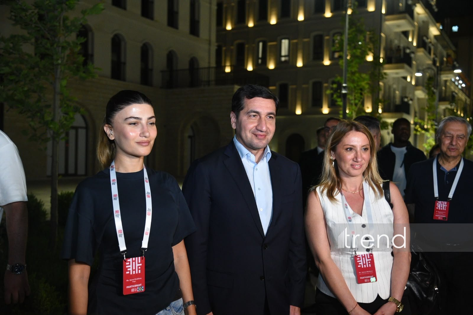 Şuşa Qlobal Media Forumunun iştirakçıları Şuşanın Qarabağ küçəsi ilə gəzintidə olublar (FOTO)