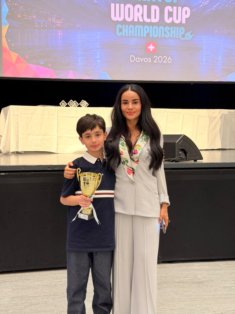 MiniBoss Baku tələbələri Davosda keçirilən Startaplar üzrə dünya Çempionatında iki beynəlxalq mükafata layiq görüldülər (FOTO)