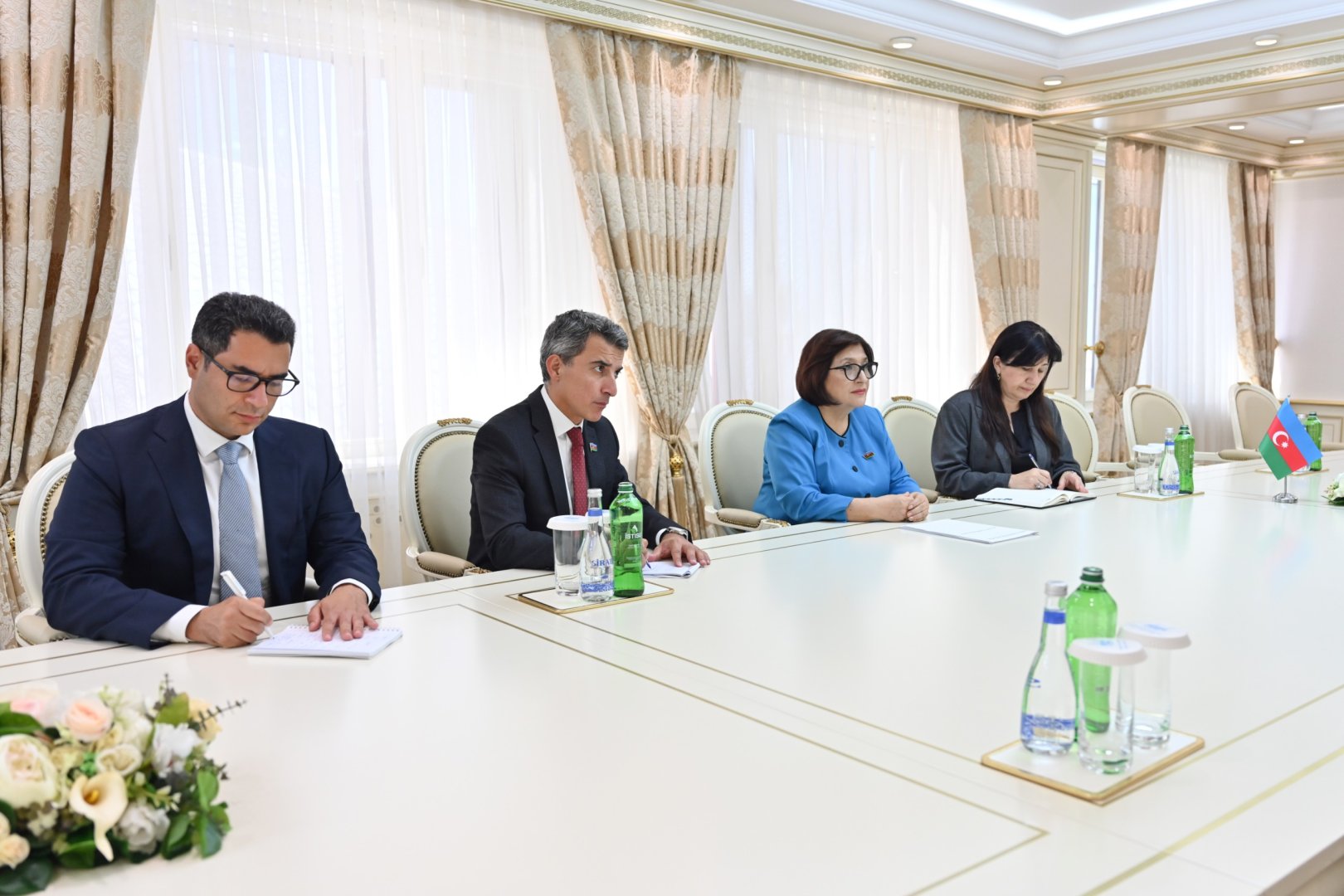 Sahibə Qafarova Bob Bləkmənlə parlamentlərarası əməkdaşlığı müzakirə edib (FOTO)